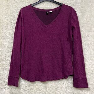 URBAN Outfitters BDG V neck Long Leeve Knit Top